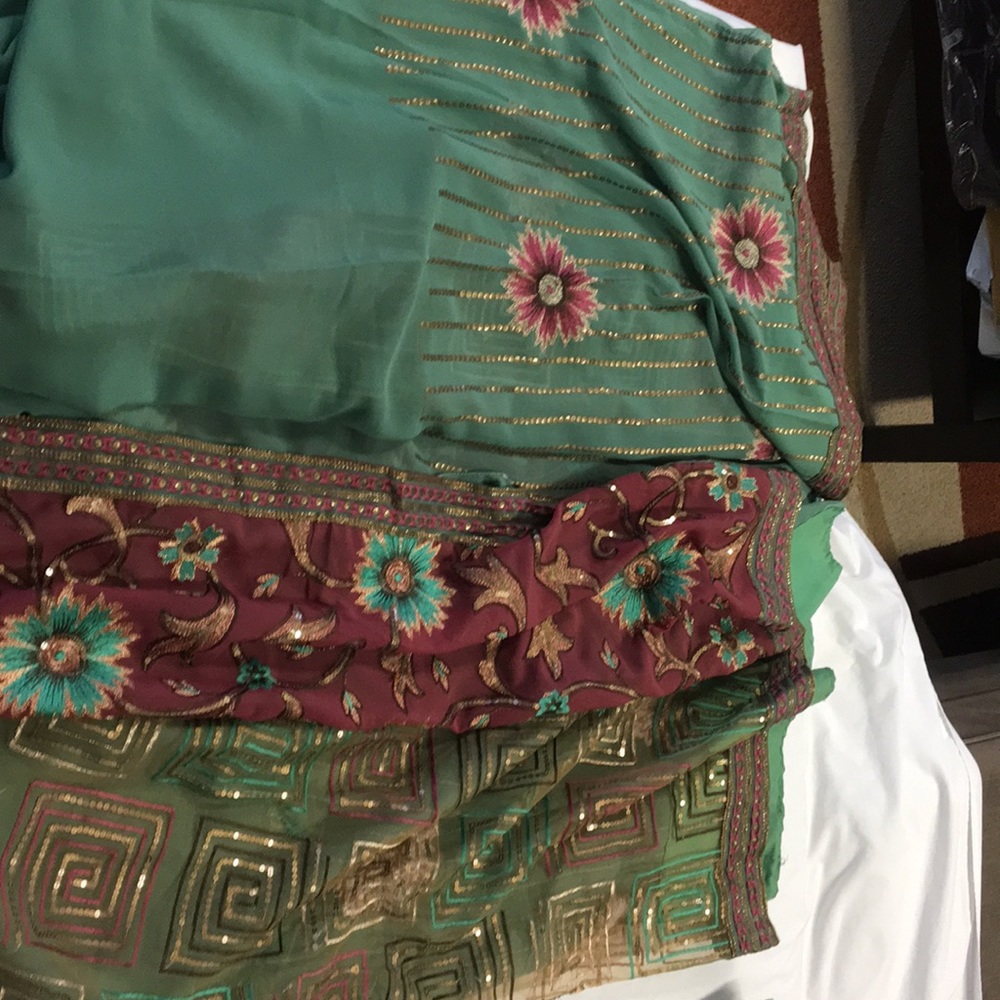 Saree - Picture 4 of 4